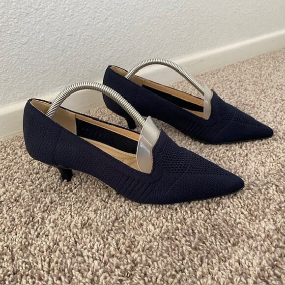 Adrienne Vittadini Skippy Kitten Heel Pumps Navy Blue Stretch NWOT Women's 6M - Picture 2 of 15